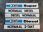 5 benzinepomp bordjes. SUPER NORMAAL DIESEL 2-TAKT 2085, Ophalen of Verzenden, Gebruikt, Reclamebord