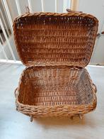Rieten wasmand met deksel haast antiek, Ophalen