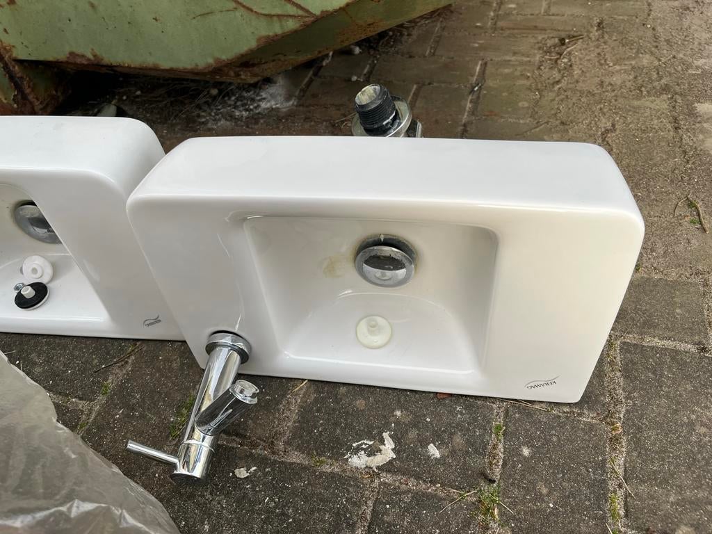 Twee Keramag toilet fonteintjes met kraan, Doe-het-zelf en Verbouw, Sanitair, Ophalen, Gebruikt, Rvs, Toilet