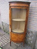 Hoek vitrine, Ophalen