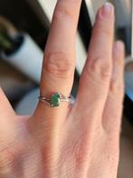 Witgouden vintage ring smaragd diamanten 17, Wit, Ophalen of Verzenden, Zo goed als nieuw, 17 tot 18