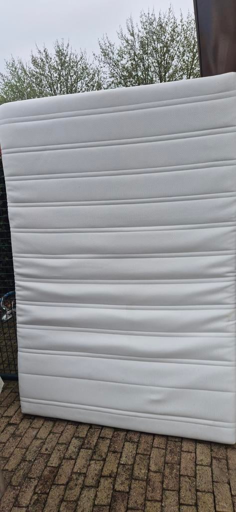 Bijna nieuw matras 130x190 cm, Huis en Inrichting, Slaapkamer | Matrassen en Bedbodems, Ophalen, 190 cm of minder, Zo goed als nieuw