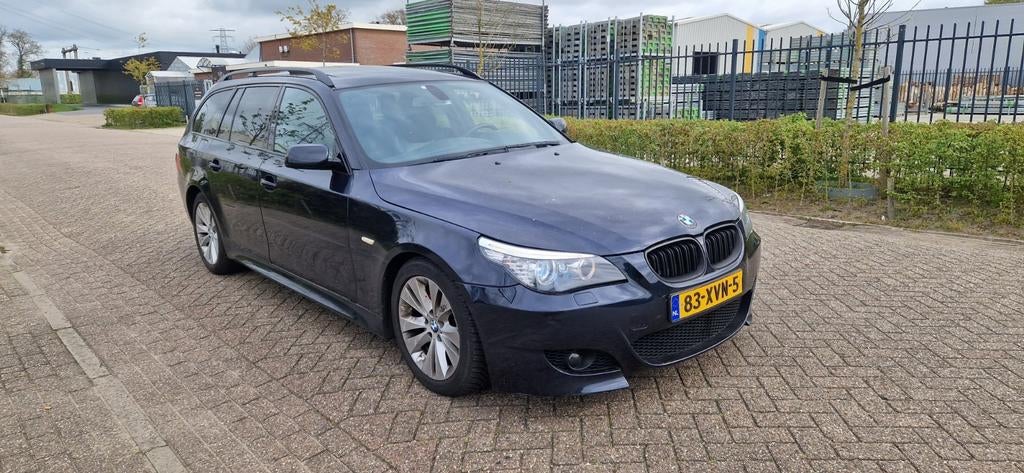 BMW 5-Serie 3.0 525D Touring M PAKKET AUT 2008 PANORAMA LEER, Auto's, BMW, Automaat, Zwart, 2000 kg, Blauw