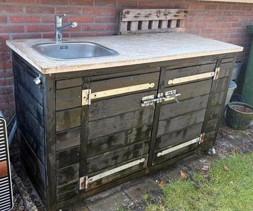 Buitenkeuken met beton blad en spoelbak, Tuin en Terras, Buitenkeukens, Gebruikt, Houtskool, Vrijstaand, Ophalen