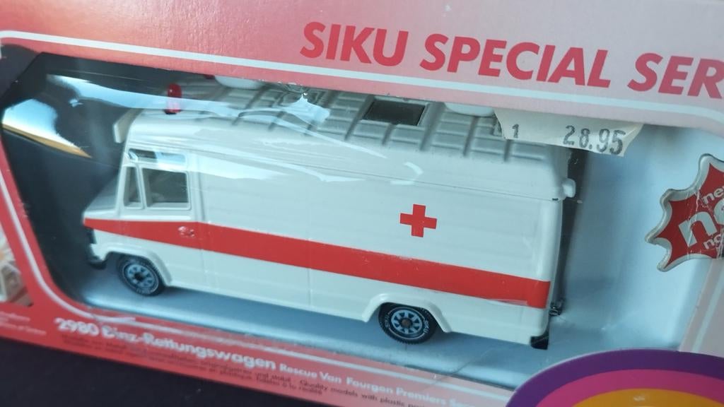 Mercedes Benz 809 D Light Sound ambulance 1:55 Siku Pol, Schlittenbacherstrasse 60 Lüdenscheid Germany, Auto, Verzenden, Nieuw