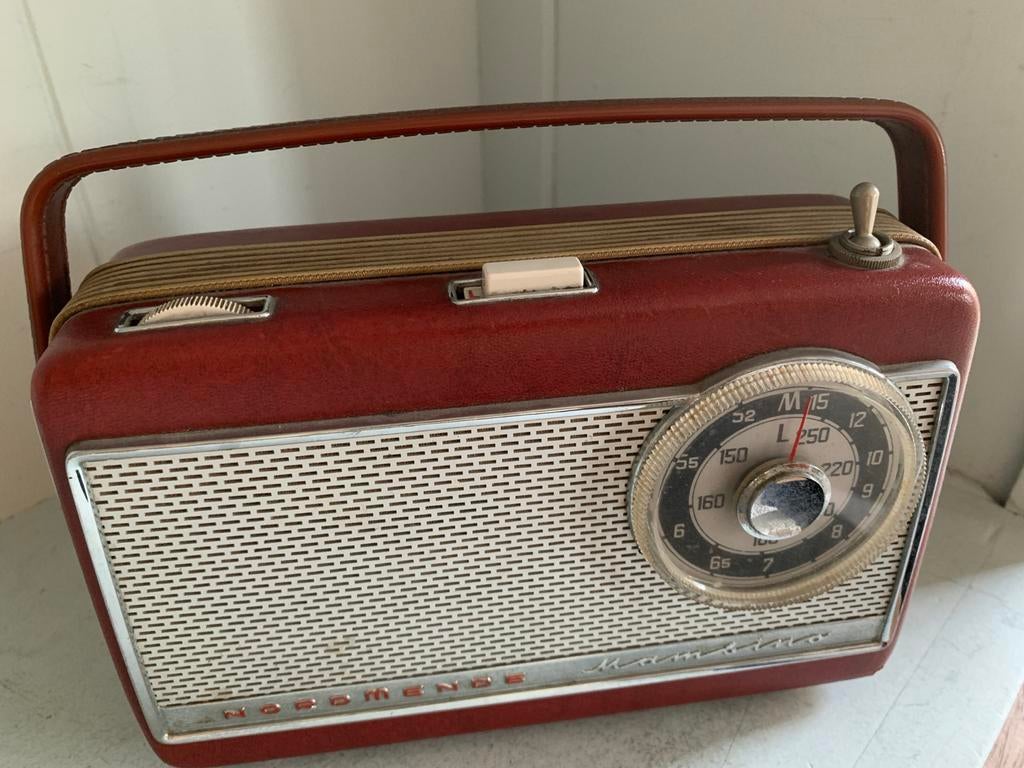 Nordmende Mambino 1960 Radio (L&M golf), Audio, Tv en Foto, Radio's, Ophalen of Verzenden, Gebruikt, Radio