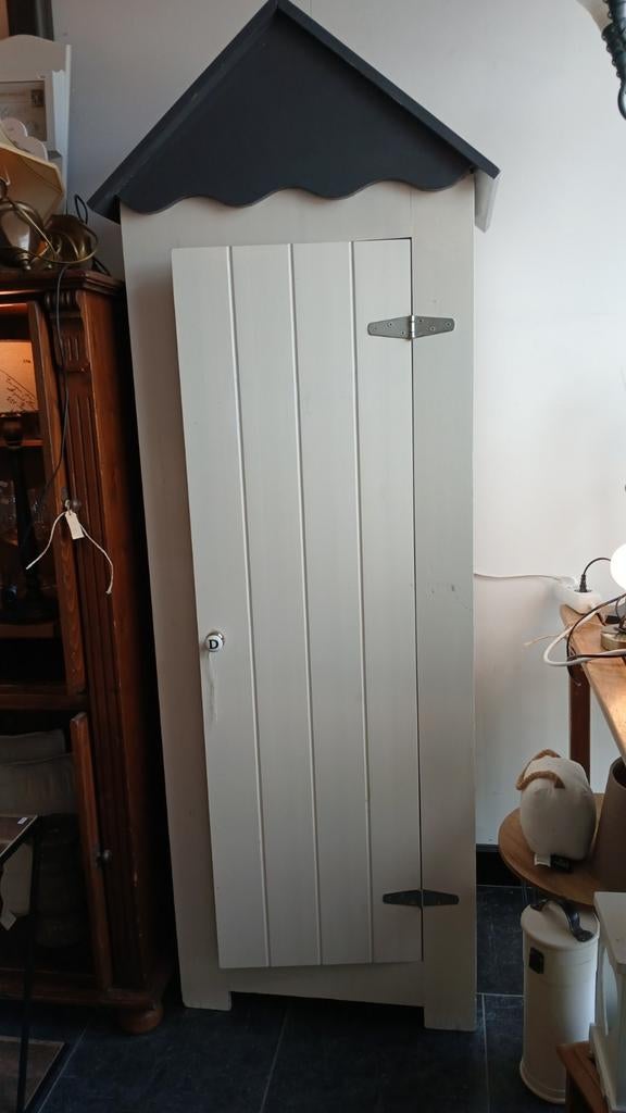 Witte kledingkast met grijs dakje (kinderkamer), Ophalen of Verzenden