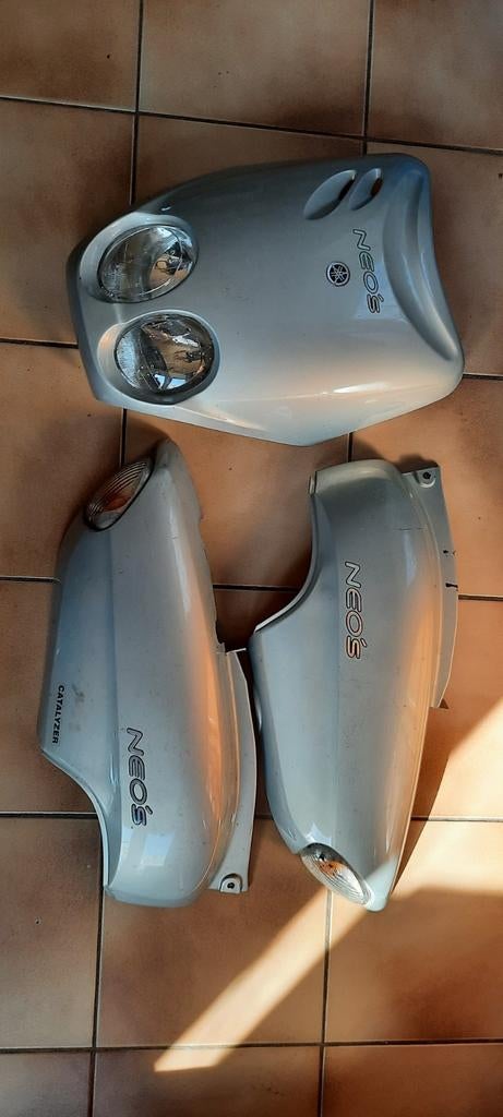 Scooter kappen set Yamaha Neos - voorkant en zijkanten, Fietsen en Brommers, Brommeronderdelen | Scooters, Ophalen of Verzenden