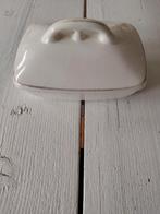 Oud, brocante zeepbakje in offwhite, Ophalen of Verzenden