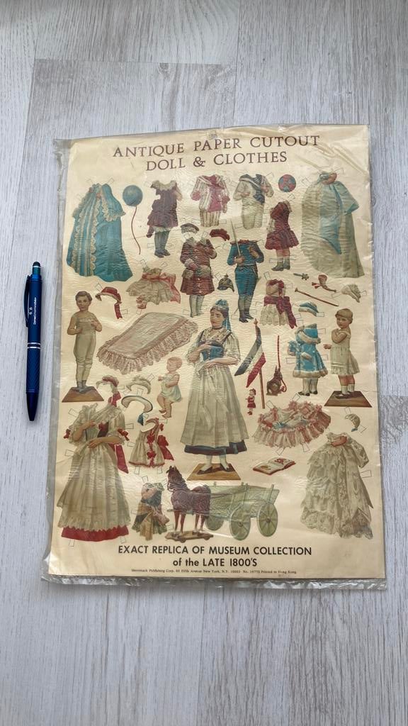 Paper Cutout Doll & Clothes, Ophalen