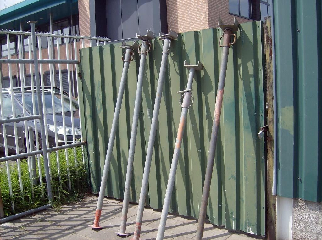 te huur bouwstempels +/- 90 stuks per 4 weken €125.-, Doe-het-zelf en Verbouw, Overige Doe-het-zelf en Verbouw, Ophalen, Gebruikt