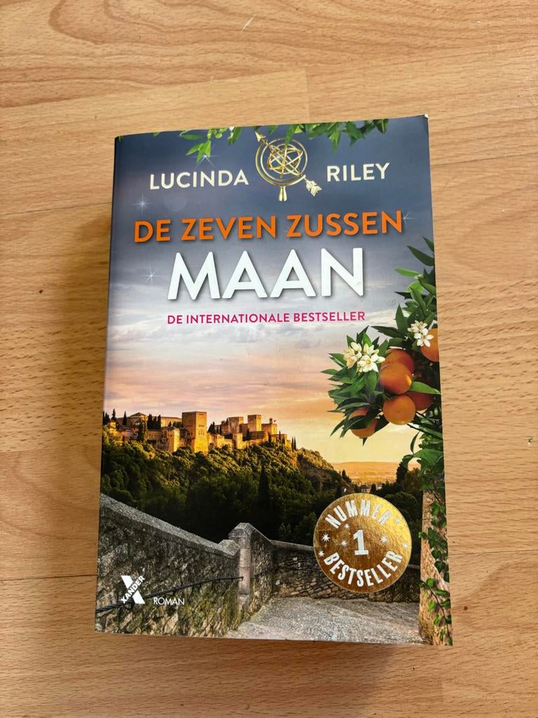 De Zeven Zussen boekenreeks - Lucinda Riley, Ophalen of Verzenden, Gelezen, Nederland
