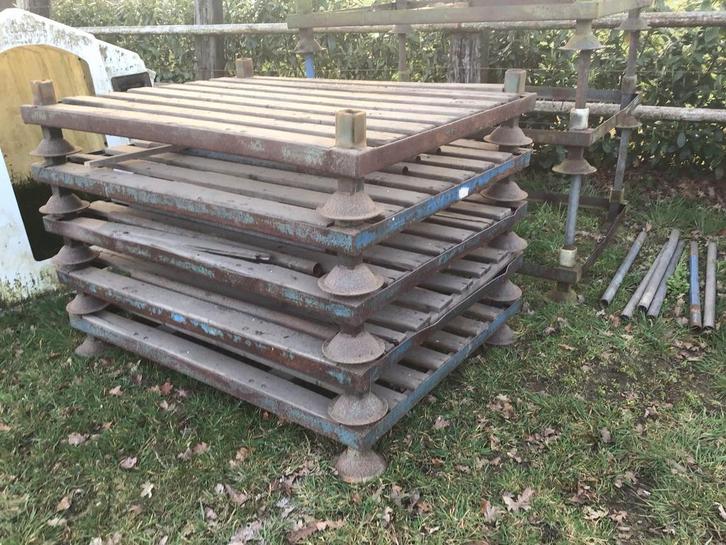 Stapelbare plateaus voor steiger of opslag, Doe-het-zelf en Verbouw, Steigers, Gebruikt, Overige typen, Minder dan 2 meter, Ophalen