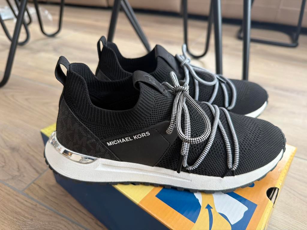 Michael Kors sneakers zwart maar 39, Zwart, Ophalen of Verzenden, Sneakers of Gympen, Zo goed als nieuw