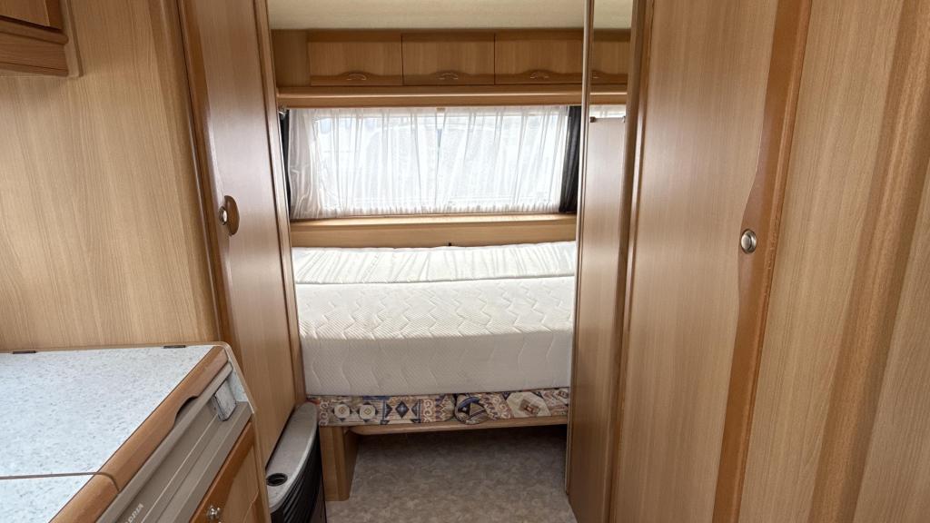 Adria Unica 502 DU bouwjaar 1997 met luifel, Caravans en Kamperen, Standaardzit, Schokbreker, Bedrijf, 750 - 1000 kg