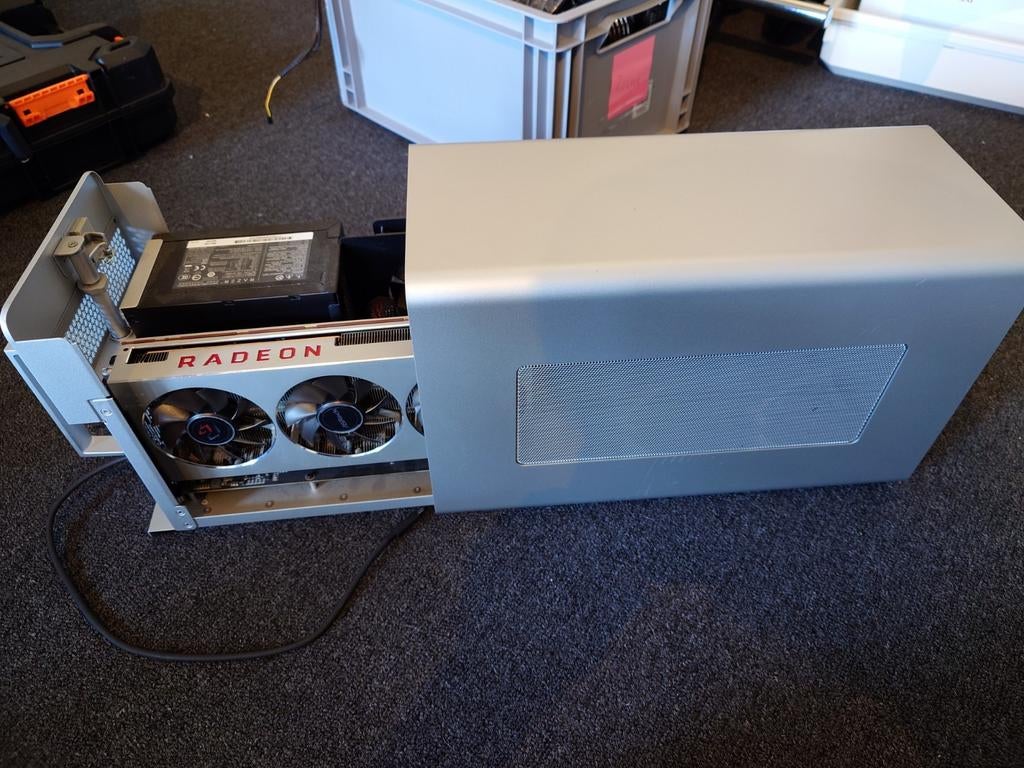 Radeon VII 16GB HBM egpu voor llm en games, Computers en Software, Videokaarten, PCI-Express 4.0, GDDR6, Ophalen