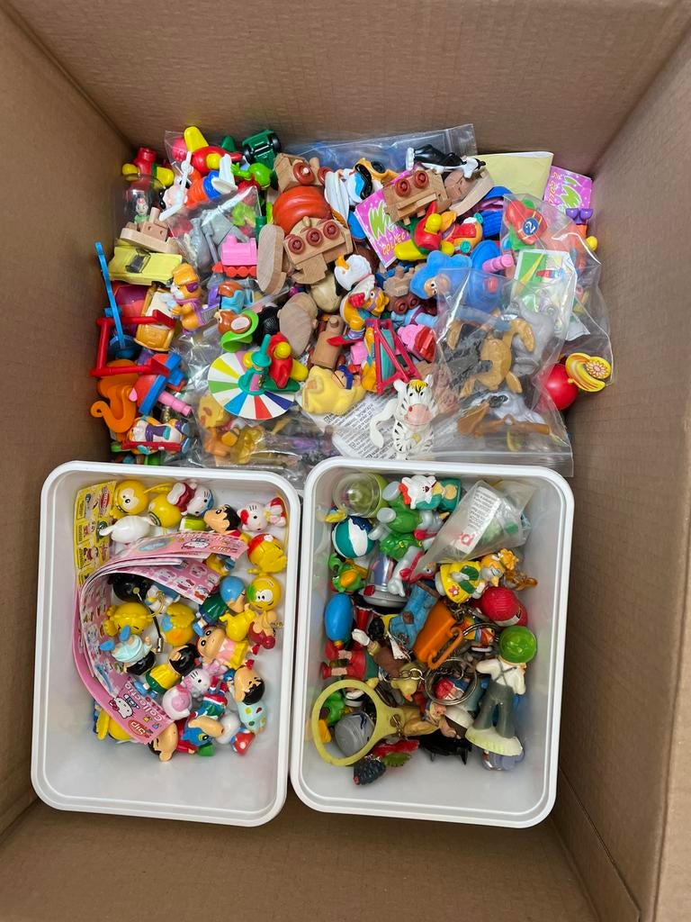 Heel veel ferrero en andere kindersurprises, Verzamelen, Ophalen of Verzenden, Zo goed als nieuw