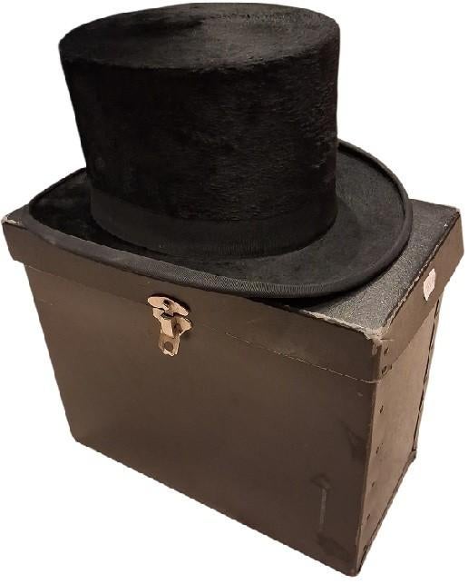 Borsalino zwarte fluwelen hoge hoed, Borsalino, Hoed, Ophalen of Verzenden, 57 cm (M, 7⅛ inch) of minder