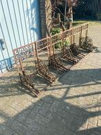 3 antieke fietsenrekken. 60 euro per stuk, Ophalen