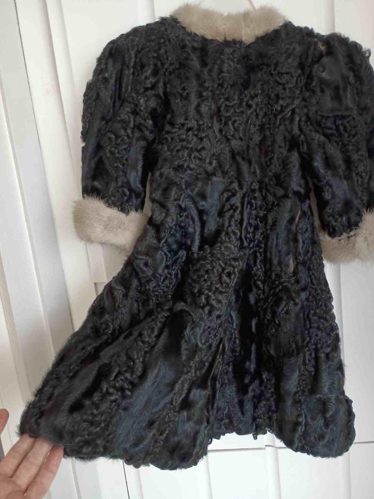 Vintage hele sjieke jas voor een pop, nostalgisch, Ophalen of Verzenden, Gebruikt, Kleertjes