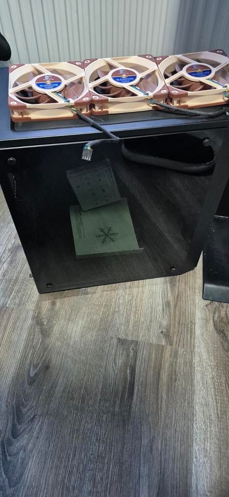 Fractal Design Meshify C met 3 Noctua NF-A12x25 PWM fans, Ophalen, Gebruikt