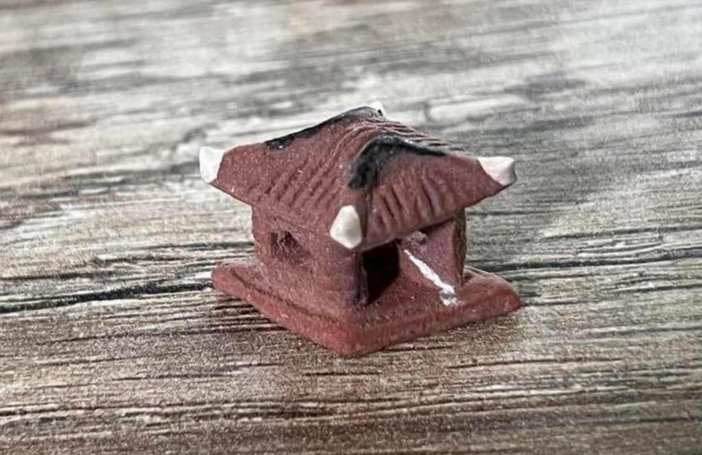 Bonsai Penjing figuur Tempel rode klei., Nieuw, Ophalen of Verzenden, Overige vormen, Aardewerk