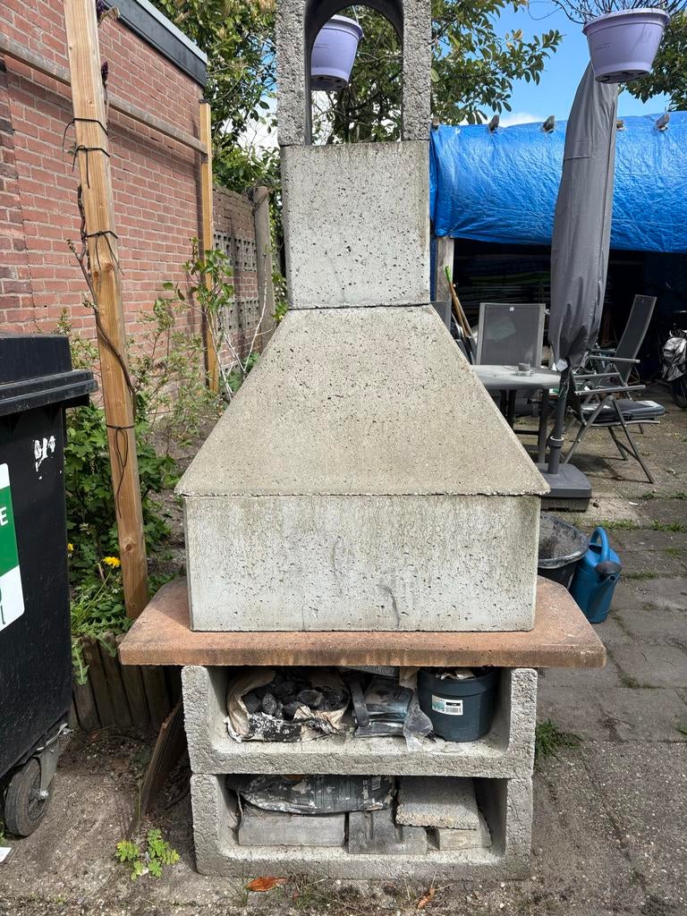 Gratis Betonnen BBQ/vuurhaard voor de handige Harry, Ophalen, Gebruikt
