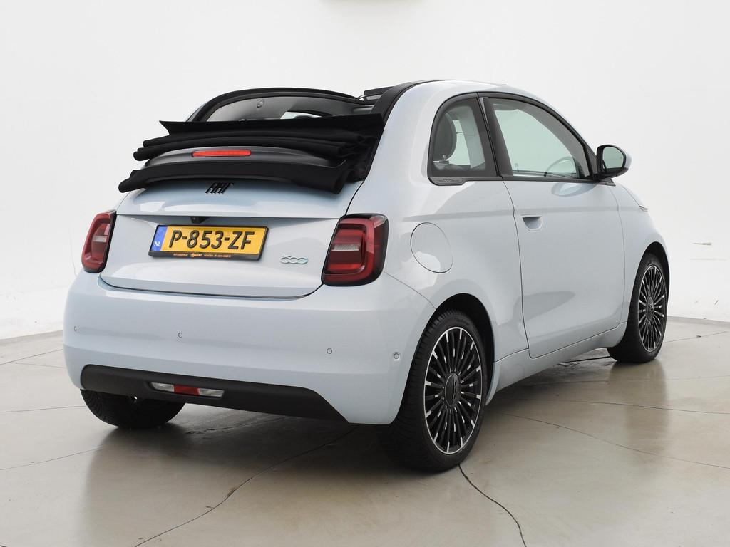 Fiat 500e 42 kWh Aut. *CELESTIAL BLUE* + STOELVERW. | CAMERA, Auto's, Fiat, Stof, 118 pk, Cabriolet, 305 km