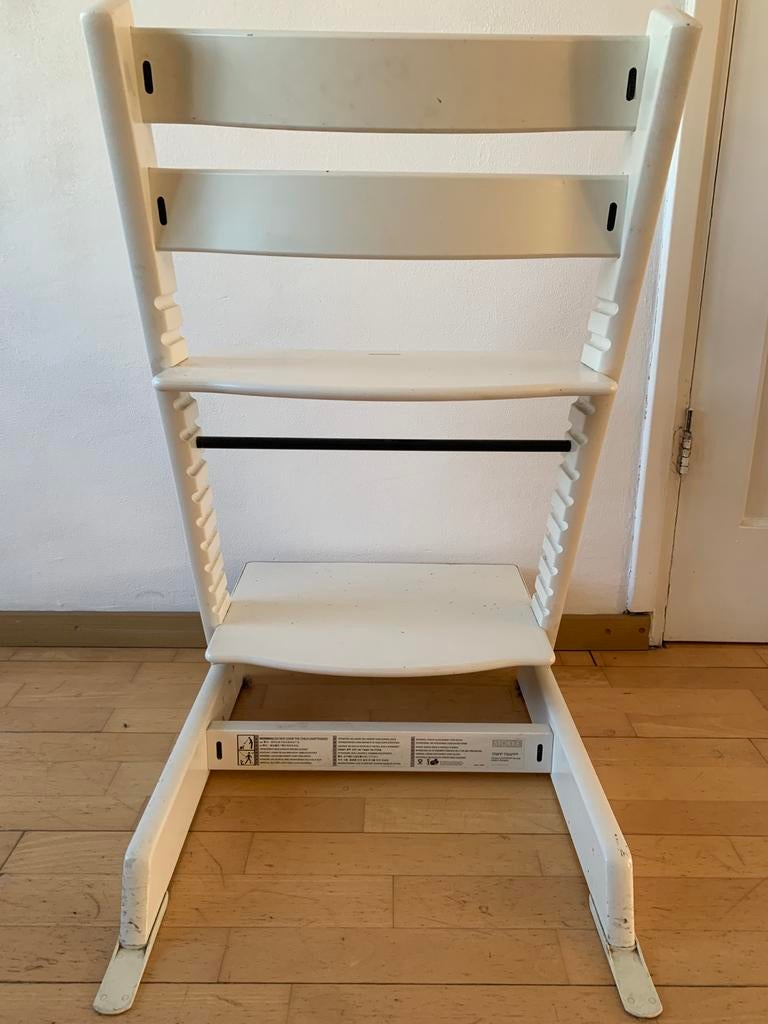 STOKKE TRIPP TRAP kinderstoel (wit) - Oud model, Ophalen of Verzenden, Gebruikt, Meegroeistoel, Aanschuifbaar