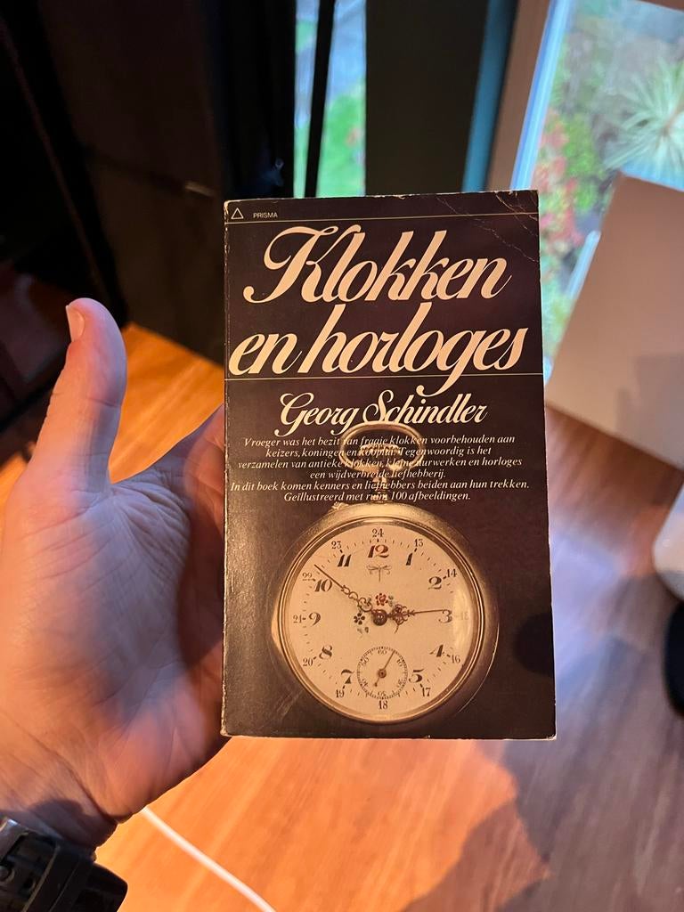 Klokken en horloges - Georg Schindler, Ophalen of Verzenden, Gelezen