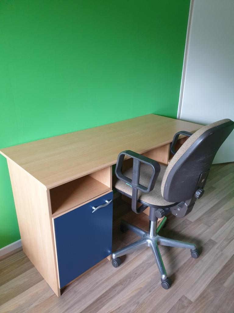 Bureau met lades en opbergvakken, Ophalen