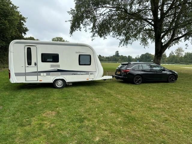 Mooie complete Hobby 410 SFE uit 2012, Hobby, Frans bed, Treinzit, Particulier