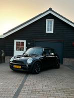 Mini Cooper 2004 Zwart. Leder, Panoramadak, Auto's, Mini, Voorwielaandrijving, 4 cilinders, 4 stoelen, Zwart