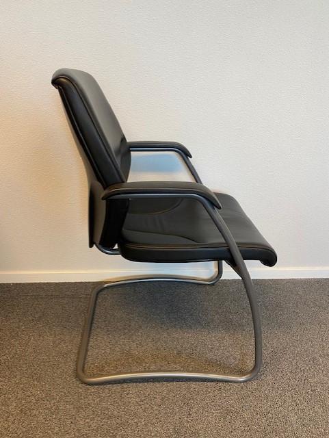 Vergaderstoelen Giroflex 64 -9202 zwart leder 2x voorr., Huis en Inrichting, Stoelen, Niet ingevuld, Gebruikt, Zwart, Niet ingevuld