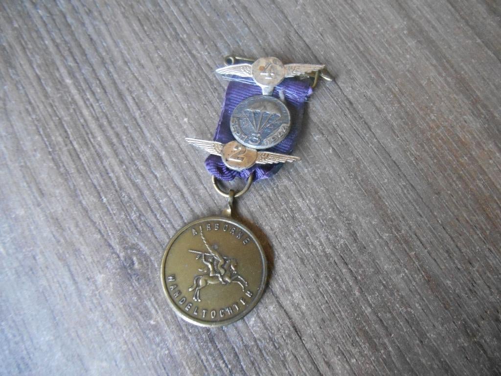 Airborne medaille 1 t/m 4, Ophalen of Verzenden, Landmacht, Nederland, Lintje, Medaille of Wings