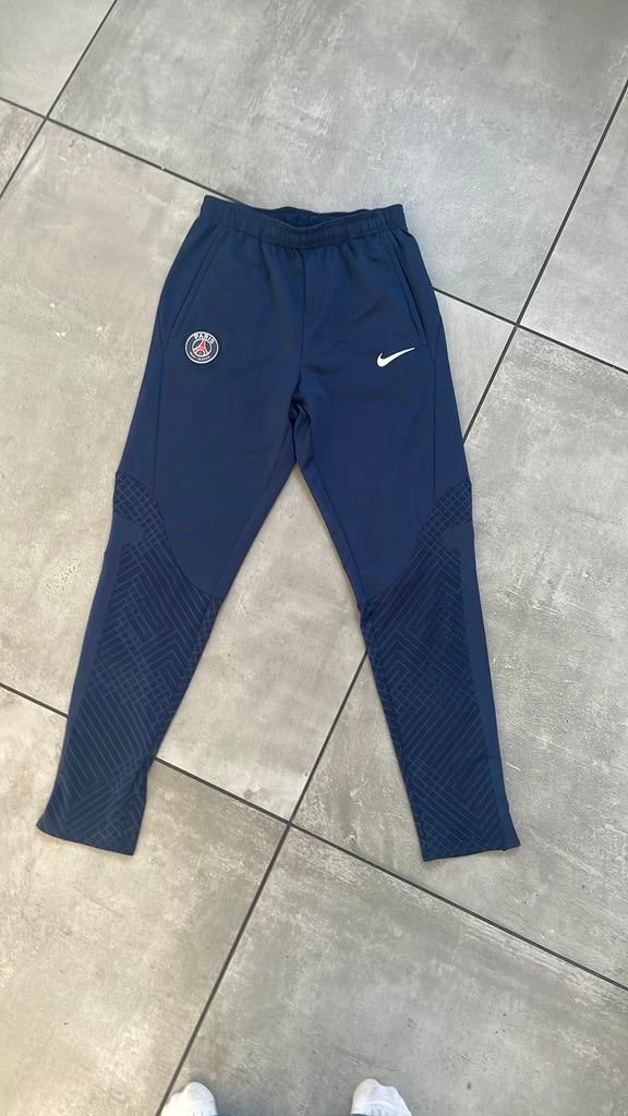 Nike PSG mt 158-170, Verzenden, Zo goed als nieuw, Jongen, Broek