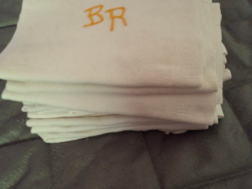 12 antieke damast servetten met monogram, Verzenden