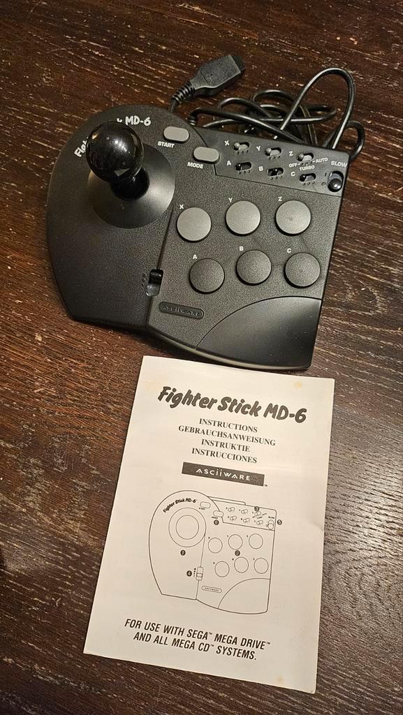 Retro Fighter Stick MD-6 Joystick voor SEGA Mega Drive/CD, Spelcomputers en Games, Games | Sega, Gebruikt, Mega Drive, 1 speler