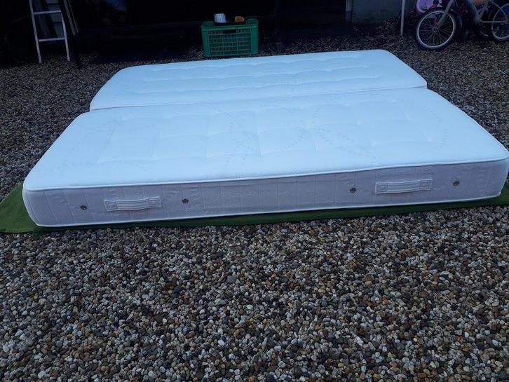 2 Matrassen 210 X 90, Huis en Inrichting, Slaapkamer | Matrassen en Bedbodems, Gebruikt, Matras, 90 cm, 210 cm, Eenpersoons, Ophalen of Verzenden