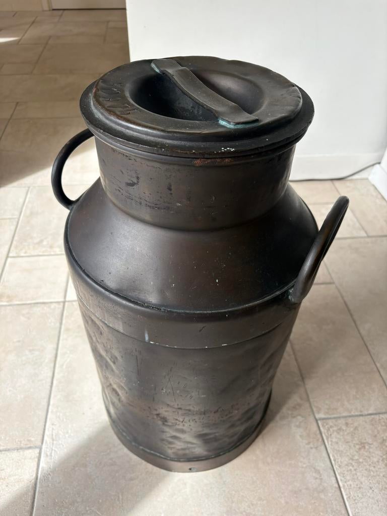 Melkbus 60. Cm hoog ongeveer 33 cm doorsnee, Ophalen, Gebruikt