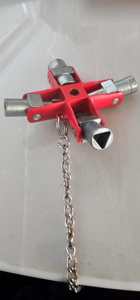 Universele Kruissleutel voor Kasten en Meters, Ophalen of Verzenden, Gebruikt