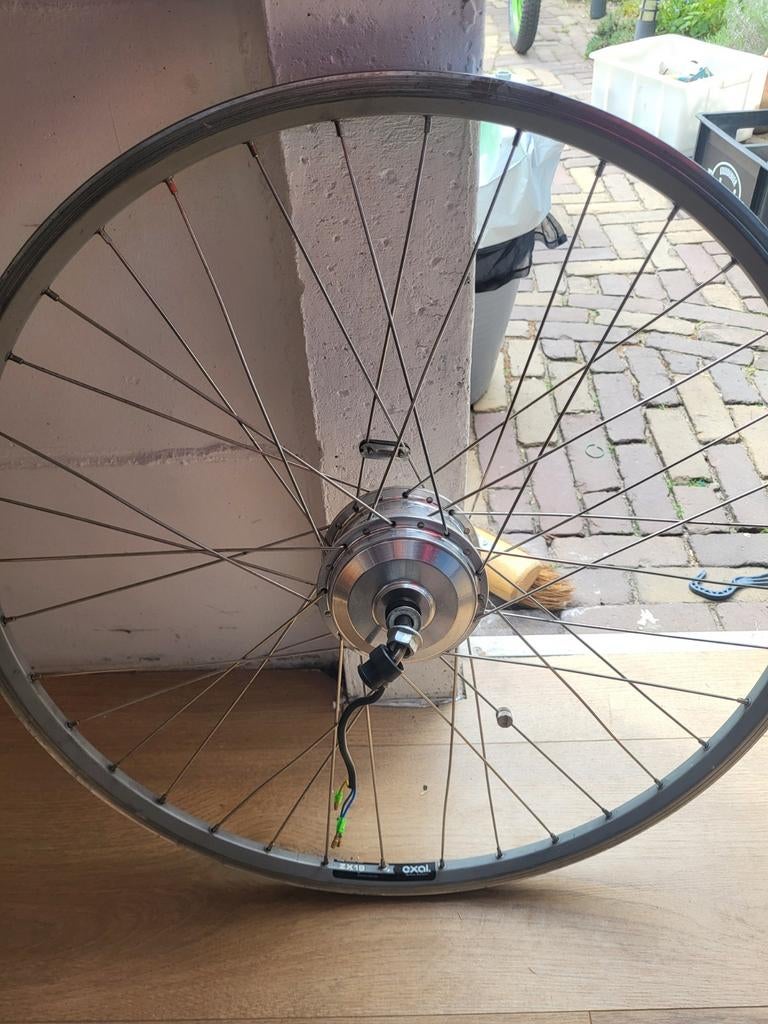Nieuw voorwiel met motor Batavus 28 inch, Ophalen