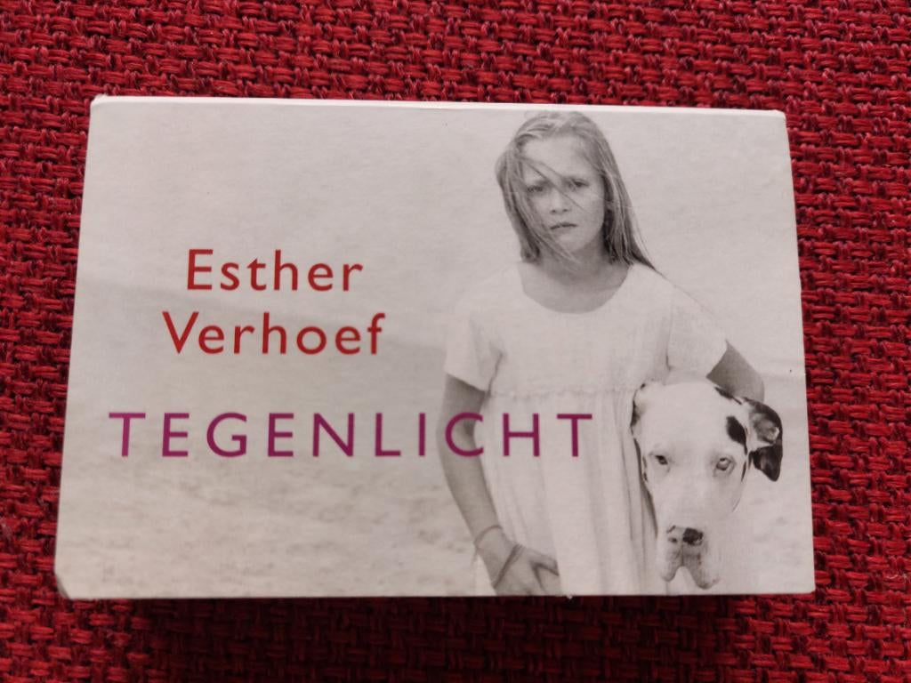 Tegenlicht - Esther Verhoef - dwarsligger 219, Ophalen of Verzenden, Zo goed als nieuw, Esther Verhoef