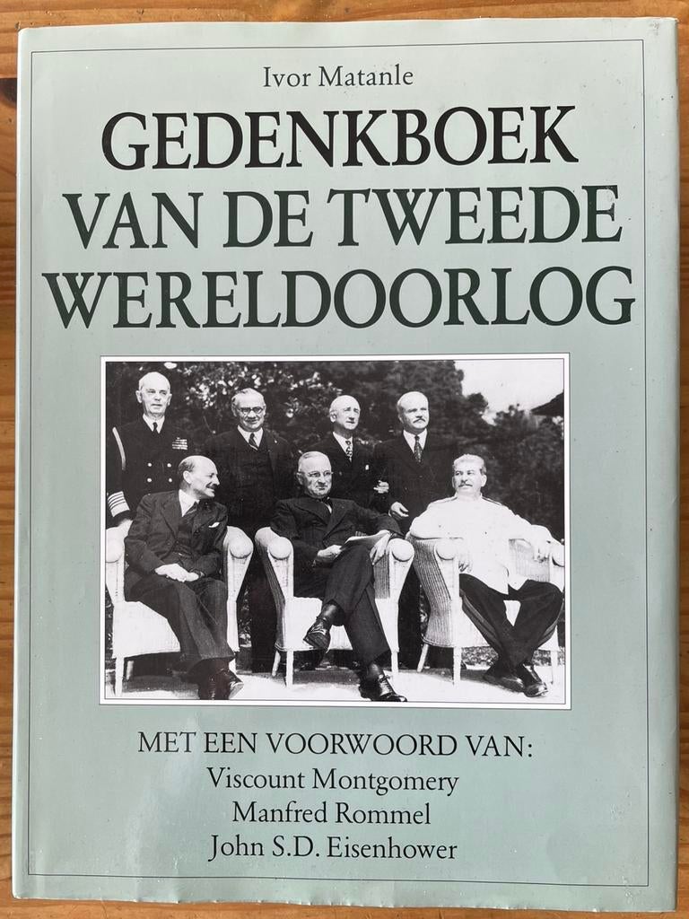 Gedenkboek van de 2e WO met zwart-wit foto’s., Ophalen of Verzenden, Overige soorten, Amerika, Boek of Tijdschrift