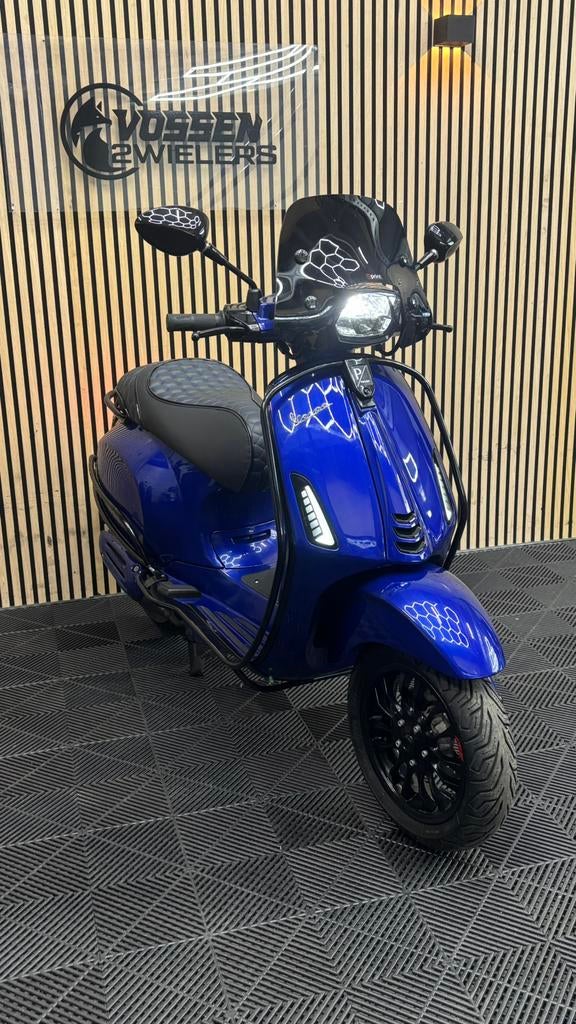 Vespa sprint | Candy blue | Custom | Full option, Fietsen en Brommers, Scooters | Vespa, Maximaal 45 km/u, Vespa S, Zo goed als nieuw
