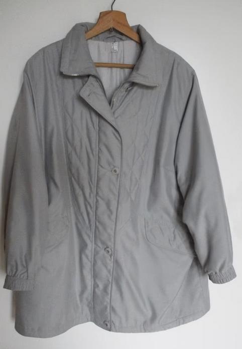 Lichtgrijze, gewatteerde winterjas, maat 48, Kleding | Dames, Jassen | Winter, Oosterveldweg 15, 7274 DZ, Verzenden, Maat 46/48 (XL) of groter