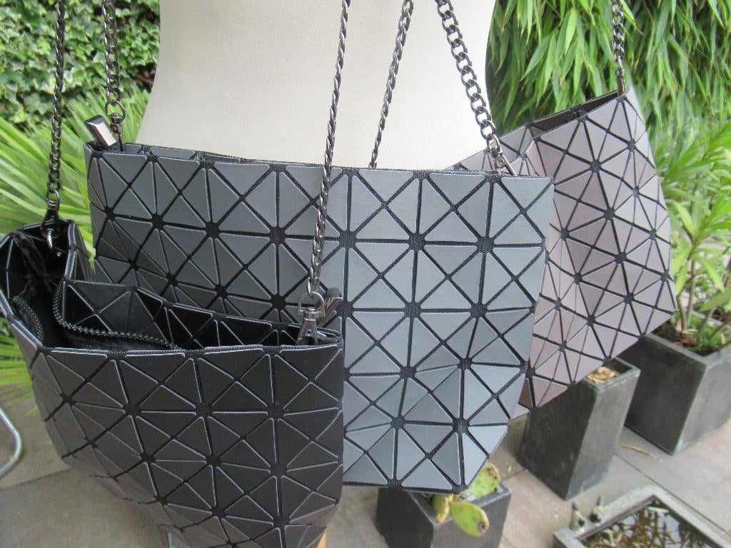 SCHOUDERTASSEN nieuw 3 stuks speels met lang handvat € 5, Sieraden, Tassen en Uiterlijk, Tassen | Schoudertassen, Ophalen of Verzenden