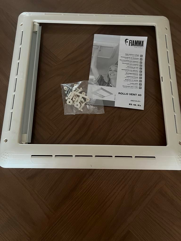 Rollo Vent 40 caravan dakluik verduistering, Caravans en Kamperen, Ophalen, Nieuw