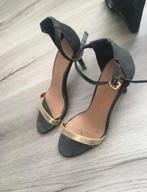 nieuwe nette aparte hakken maat 40 goude bandje, Ophalen of Verzenden, Nieuw, Zwart