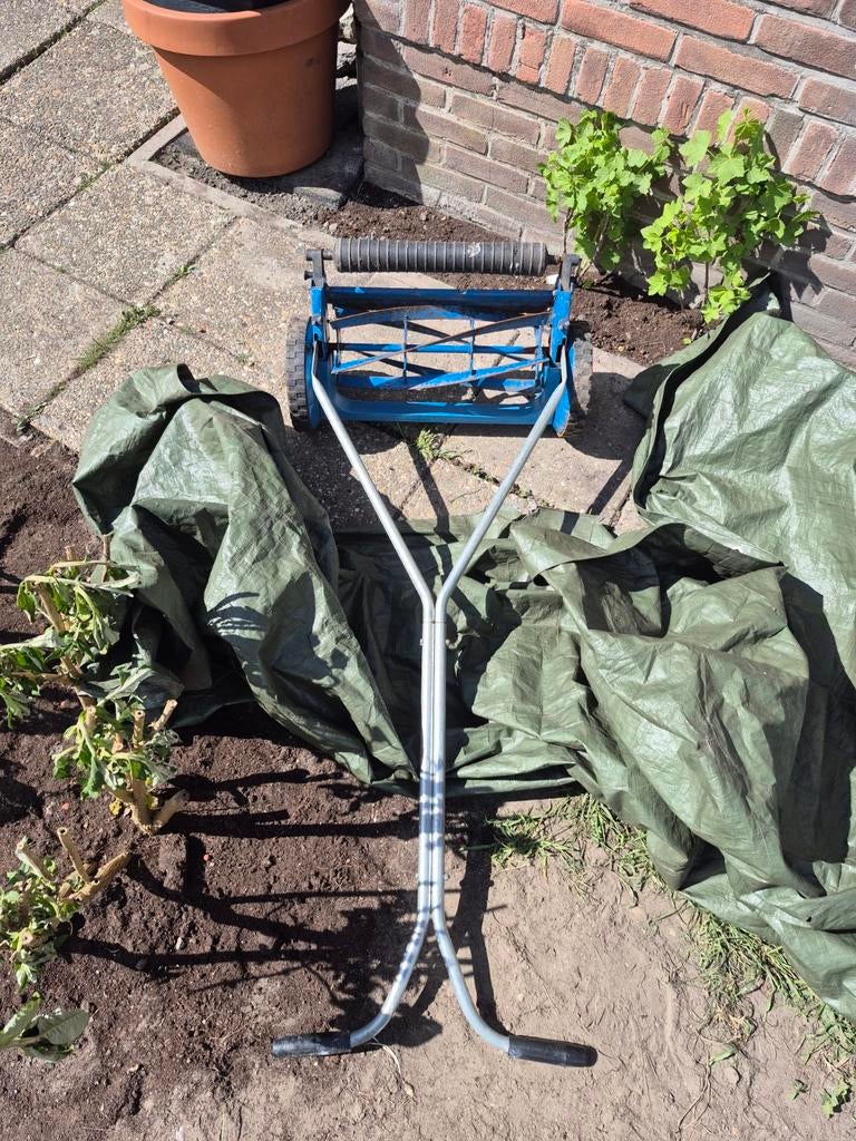 Gratis grasmaaier - Oude ijzer, Kooimesmaaier, Ophalen, Gebruikt, Handgrasmaaier
